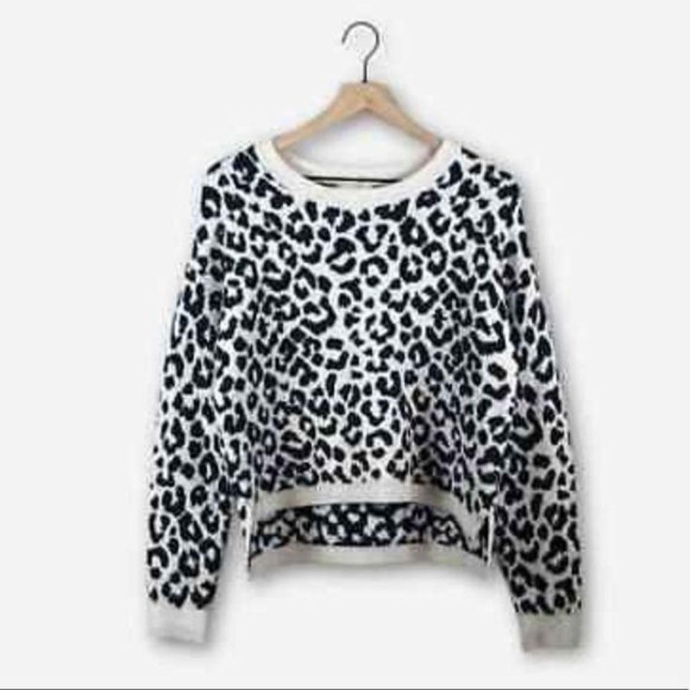 Yet‎ Again Leopard Cropped Sweater Size Small Black/White